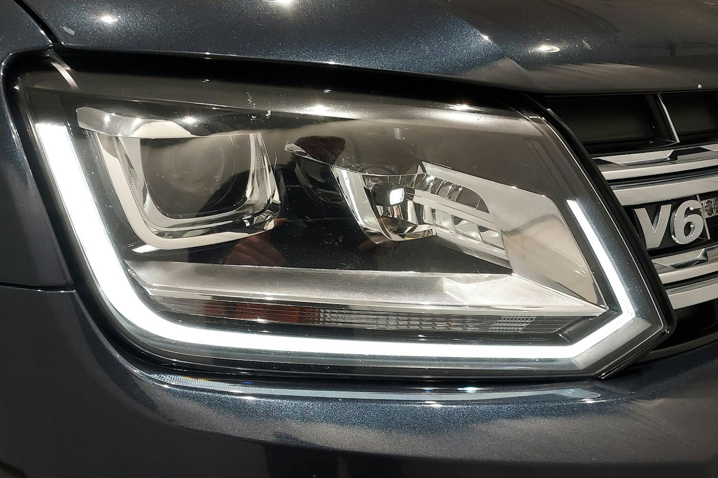 sininen Volkswagen Amarok 2020 kuva 17.