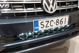 sininen Volkswagen Amarok 2020 kuva 19.