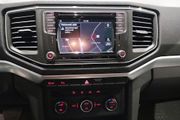 sininen Volkswagen Amarok 2020 kuva 22.