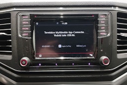 sininen Volkswagen Amarok 2020 kuva 23.