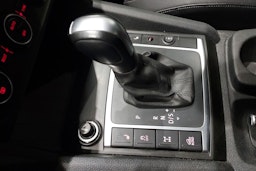 sininen Volkswagen Amarok 2020 kuva 24.