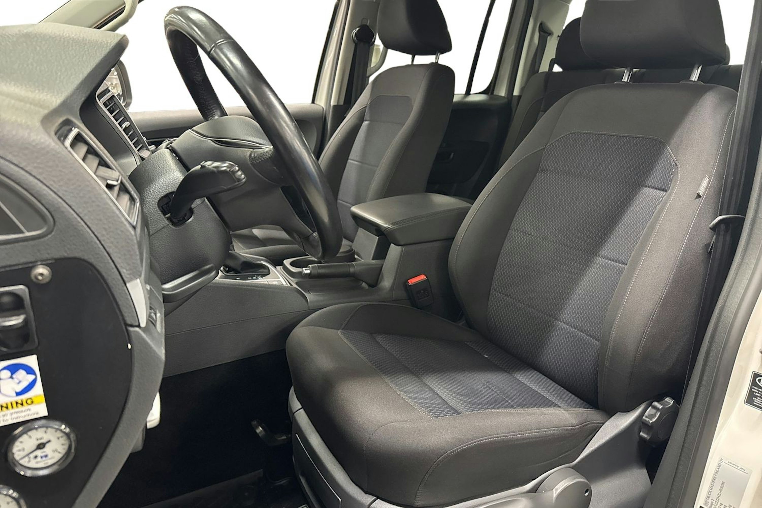 valkoinen Volkswagen Amarok 2020 kuva 7.