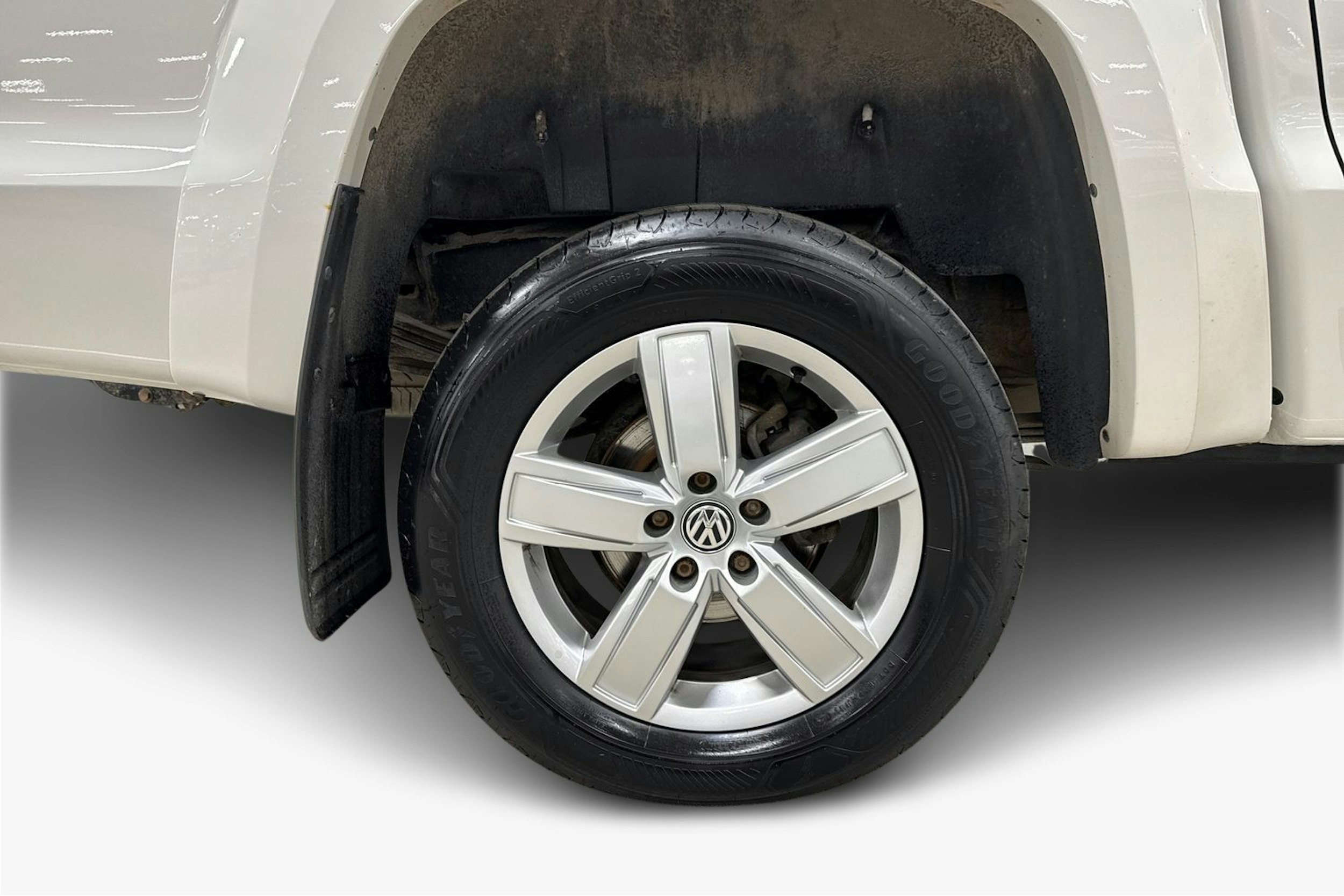 valkoinen Volkswagen Amarok 2020 kuva 11.
