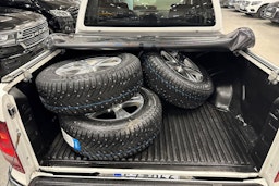 valkoinen Volkswagen Amarok 2020 kuva 15.