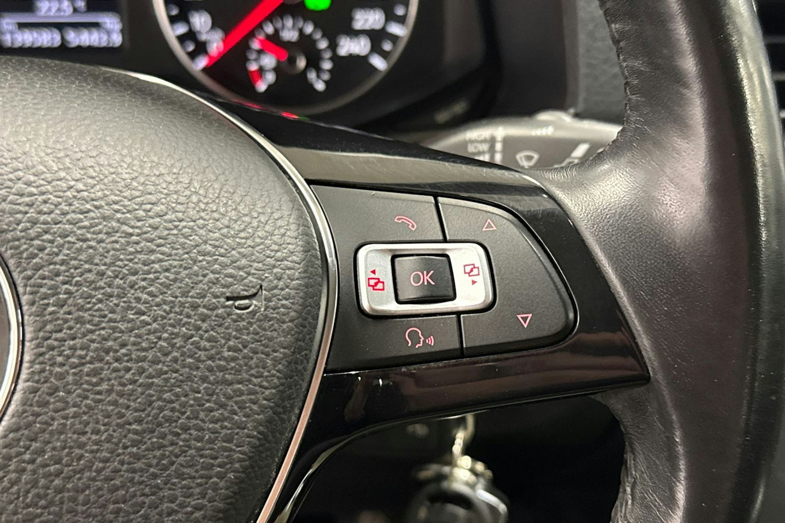 valkoinen Volkswagen Amarok 2020 kuva 17.