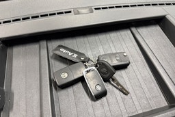 valkoinen Volkswagen Amarok 2020 kuva 23.