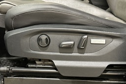 Musta Volkswagen Amarok 2020 kuva 13.