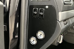 Musta Volkswagen Amarok 2020 kuva 15.