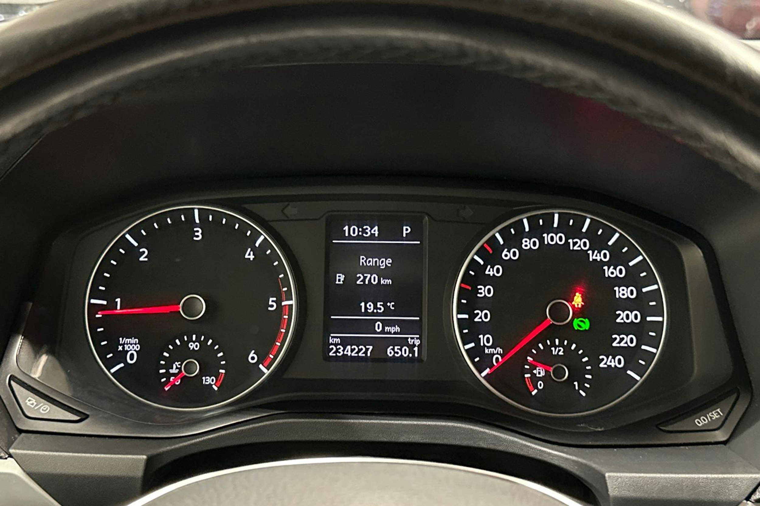 Musta Volkswagen Amarok 2020 kuva 17.