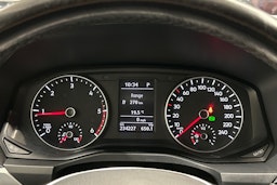 Musta Volkswagen Amarok 2020 kuva 17.