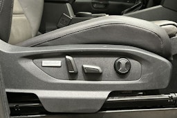 Musta Volkswagen Amarok 2020 kuva 28.