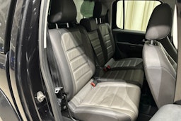 Musta Volkswagen Amarok 2020 kuva 29.