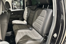 Musta Volkswagen Amarok 2020 kuva 30.