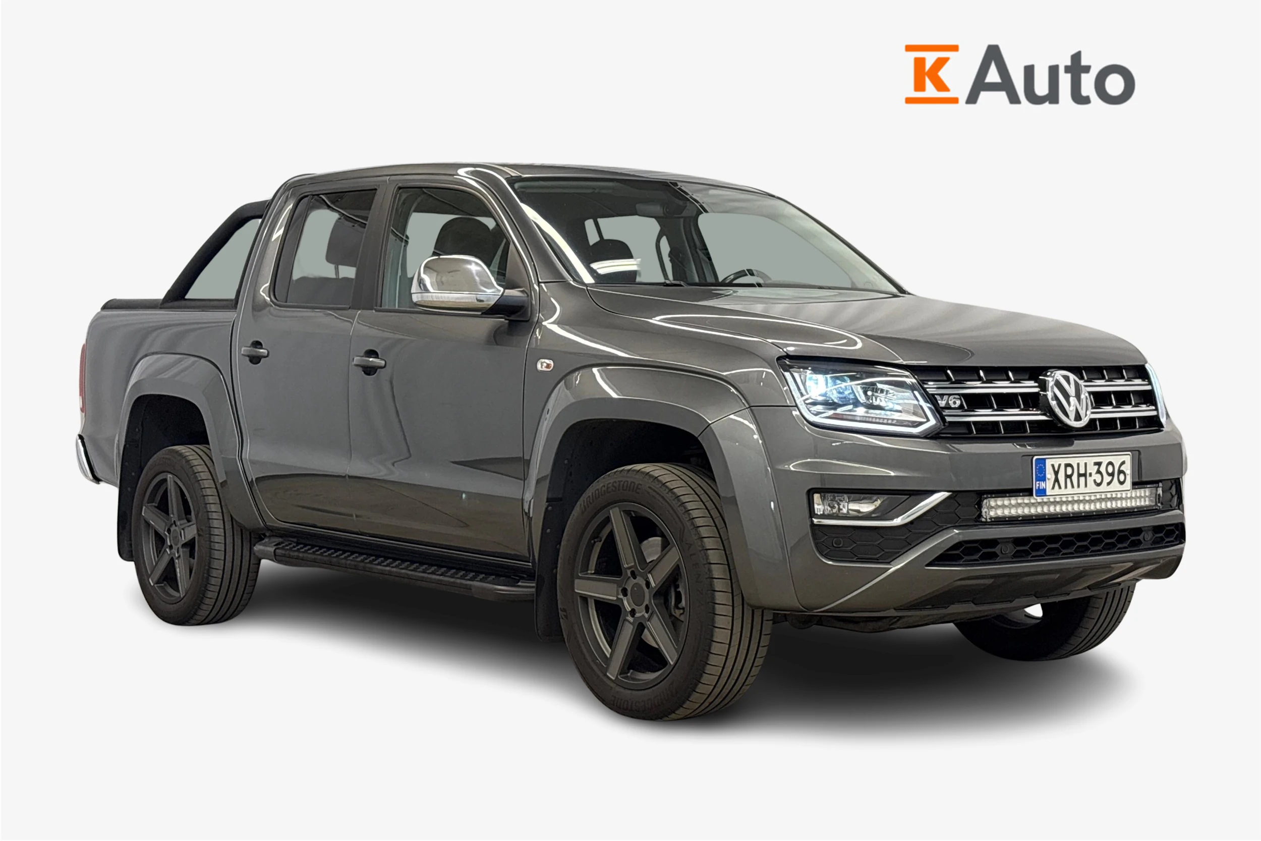 harmaa Volkswagen Amarok 2020 kuva 1.