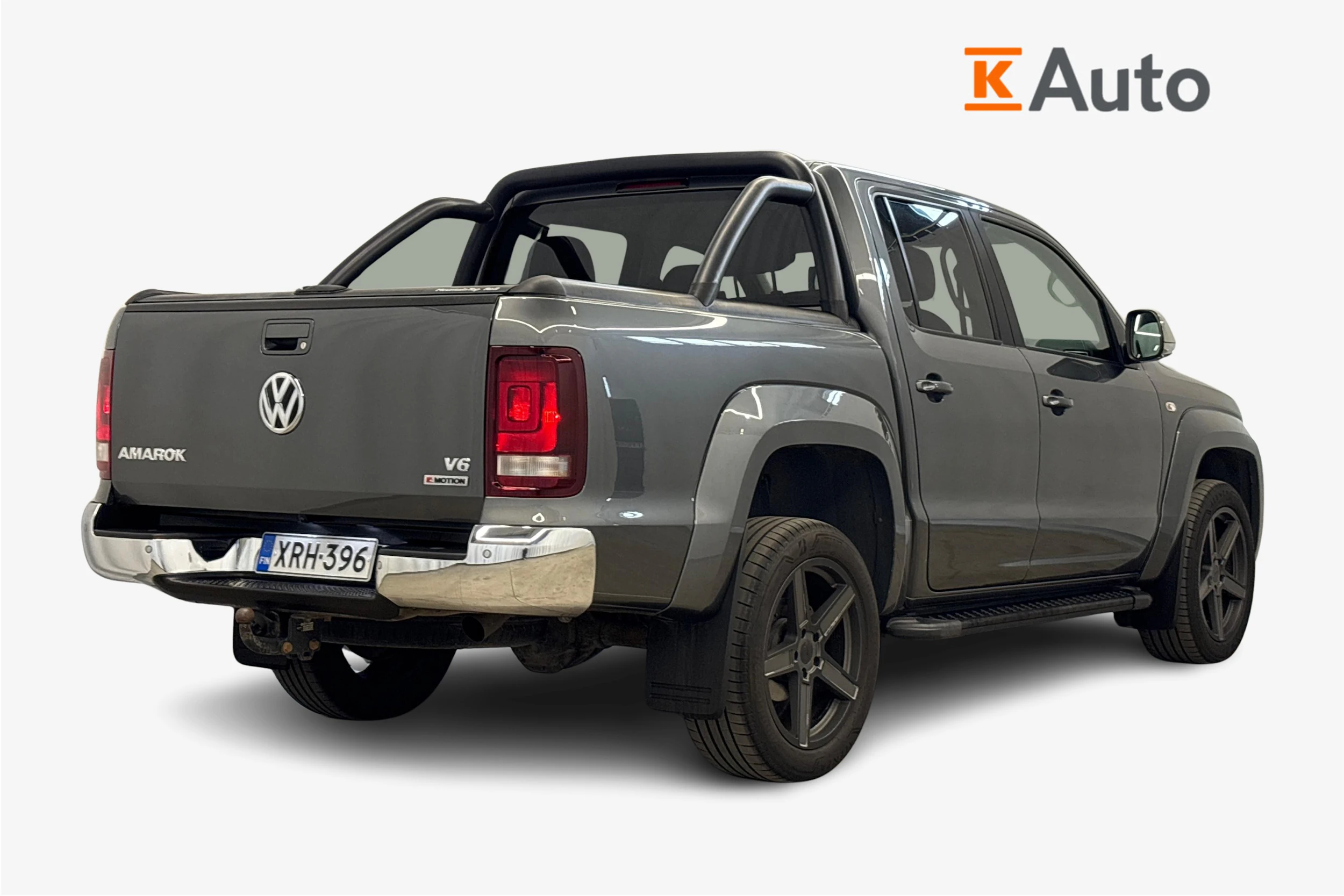 harmaa Volkswagen Amarok 2020 kuva 2.