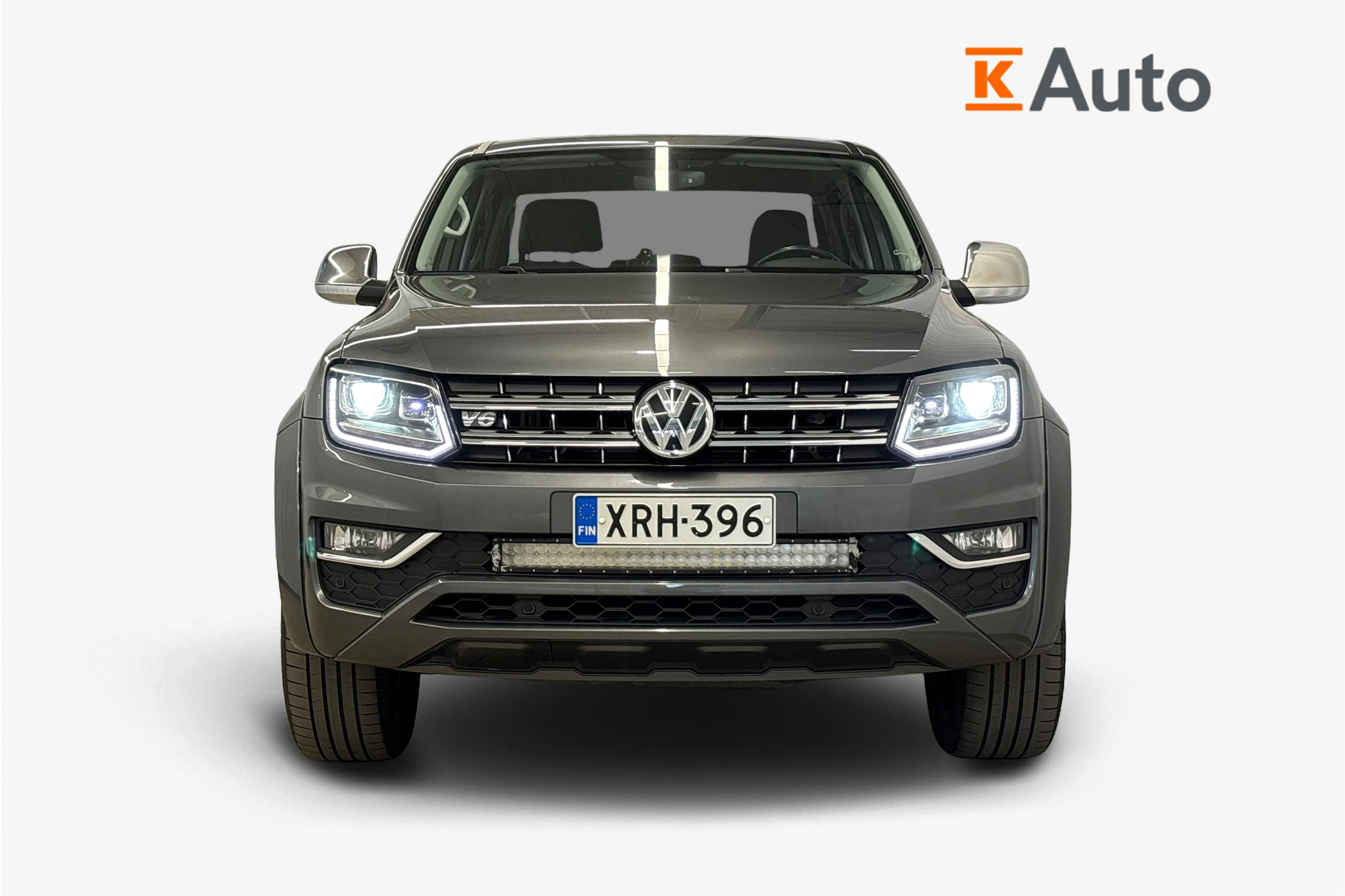 harmaa Volkswagen Amarok 2020 kuva 4.