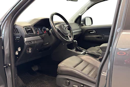 harmaa Volkswagen Amarok 2020 kuva 8.