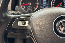 harmaa Volkswagen Amarok 2020 kuva 11.