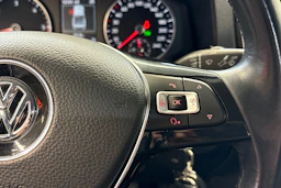 harmaa Volkswagen Amarok 2020 kuva 12.