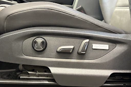 harmaa Volkswagen Amarok 2020 kuva 19.