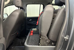 harmaa Volkswagen Amarok 2020 kuva 23.