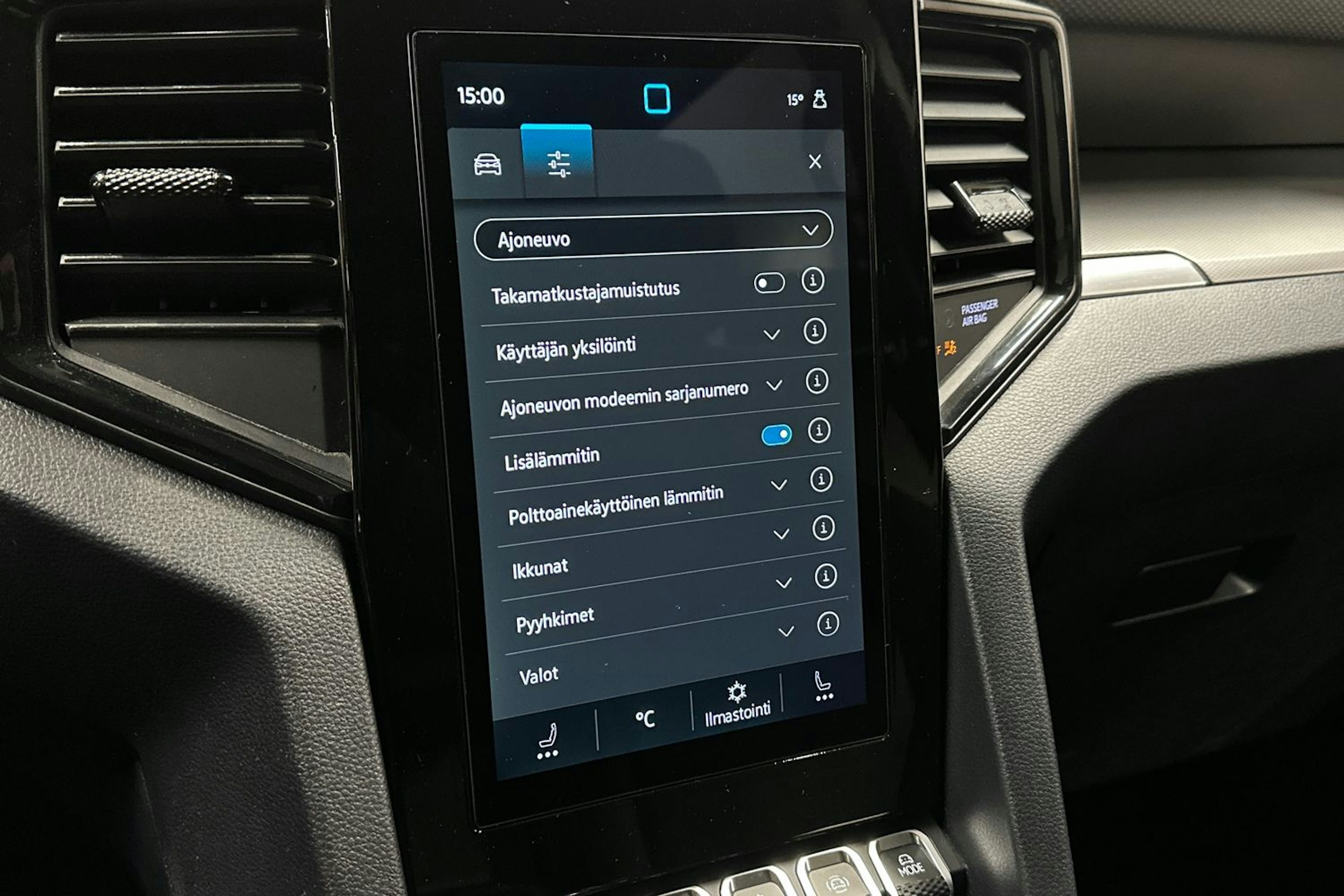 musta Volkswagen Amarok 2023 kuva 23.