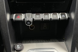 musta Volkswagen Amarok 2023 kuva 28.