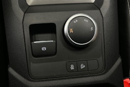 musta Volkswagen Amarok 2023 kuva 29.