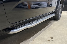 musta Volkswagen Amarok 2023 kuva 32.