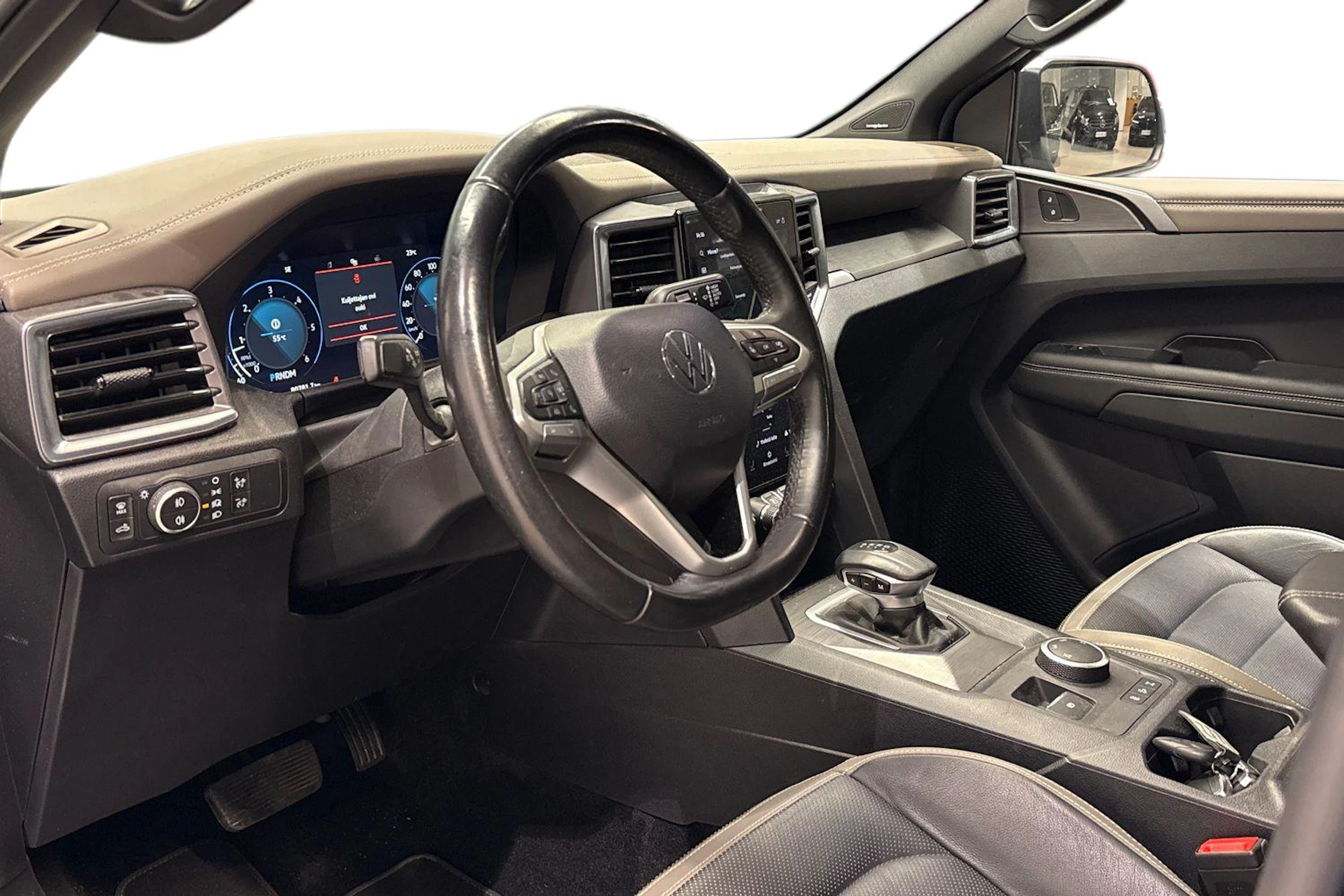 sininen Volkswagen Amarok 2023 kuva 3.