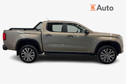 Harmaa Volkswagen Amarok 2023 kuva 7.