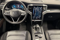 Harmaa Volkswagen Amarok 2023 kuva 9.