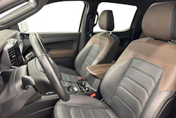 Harmaa Volkswagen Amarok 2023 kuva 11.