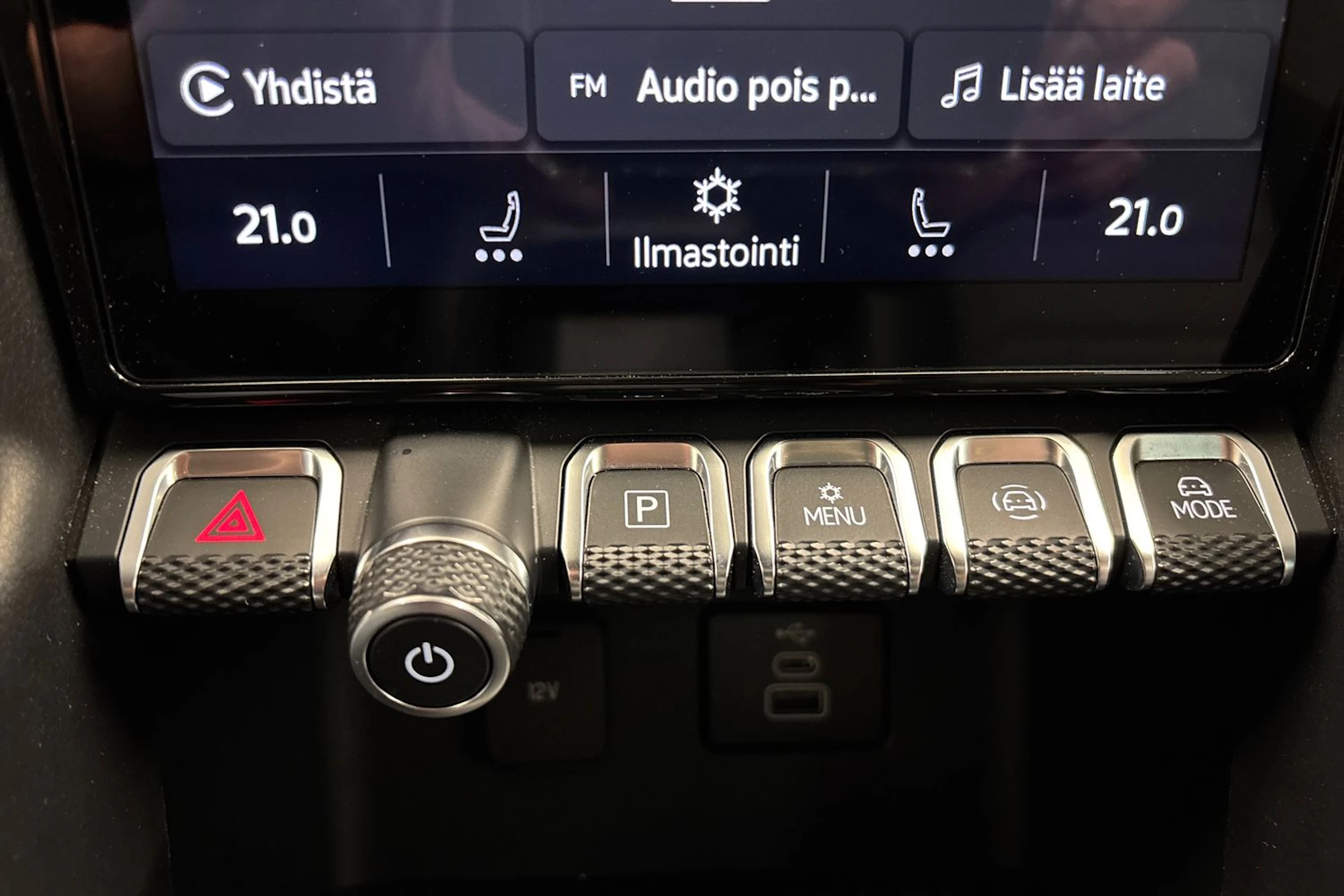 Harmaa Volkswagen Amarok 2023 kuva 19.
