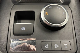 Harmaa Volkswagen Amarok 2023 kuva 20.