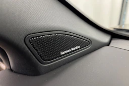 Harmaa Volkswagen Amarok 2023 kuva 26.