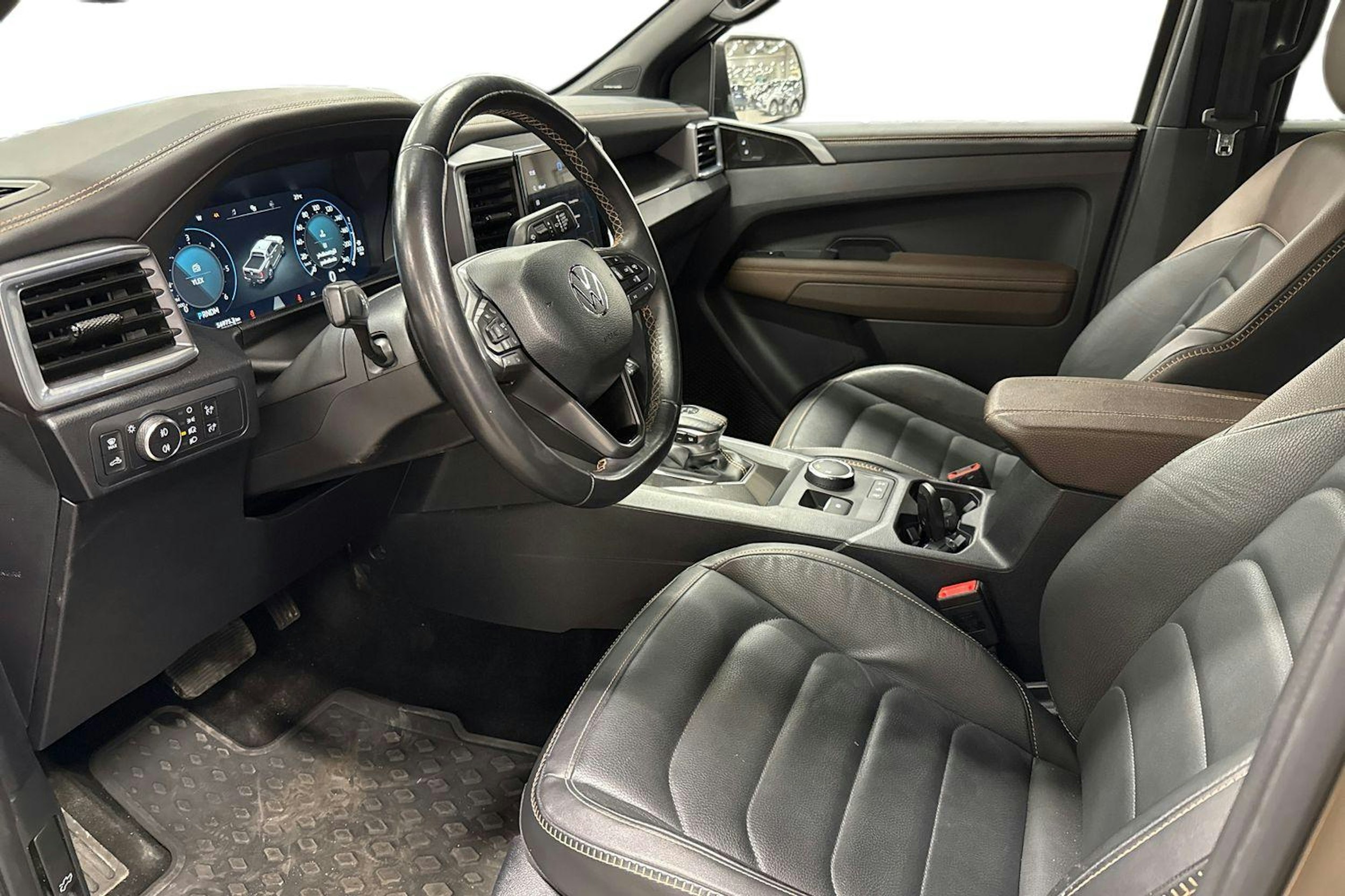 Ruskea (beige) Volkswagen Amarok 2023 kuva 3.