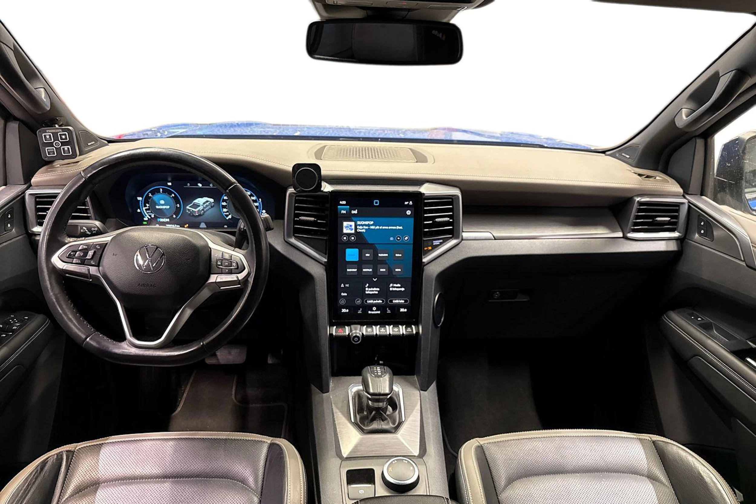 sininen Volkswagen Amarok 2023 kuva 3.
