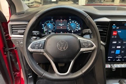 punainen Volkswagen Amarok 2023 kuva 17.