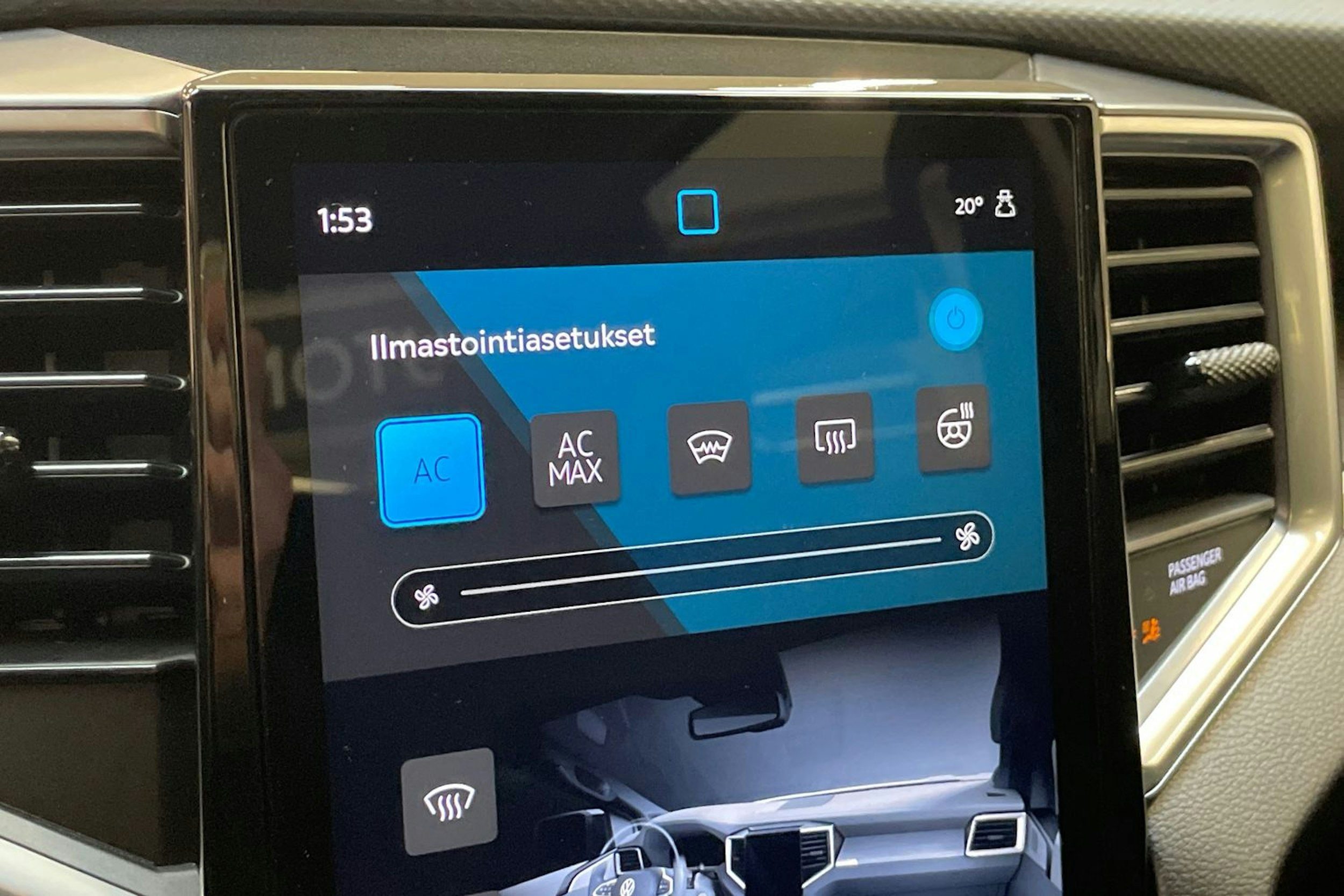 punainen Volkswagen Amarok 2023 kuva 24.