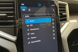 punainen Volkswagen Amarok 2023 kuva 26.