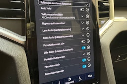 punainen Volkswagen Amarok 2023 kuva 28.