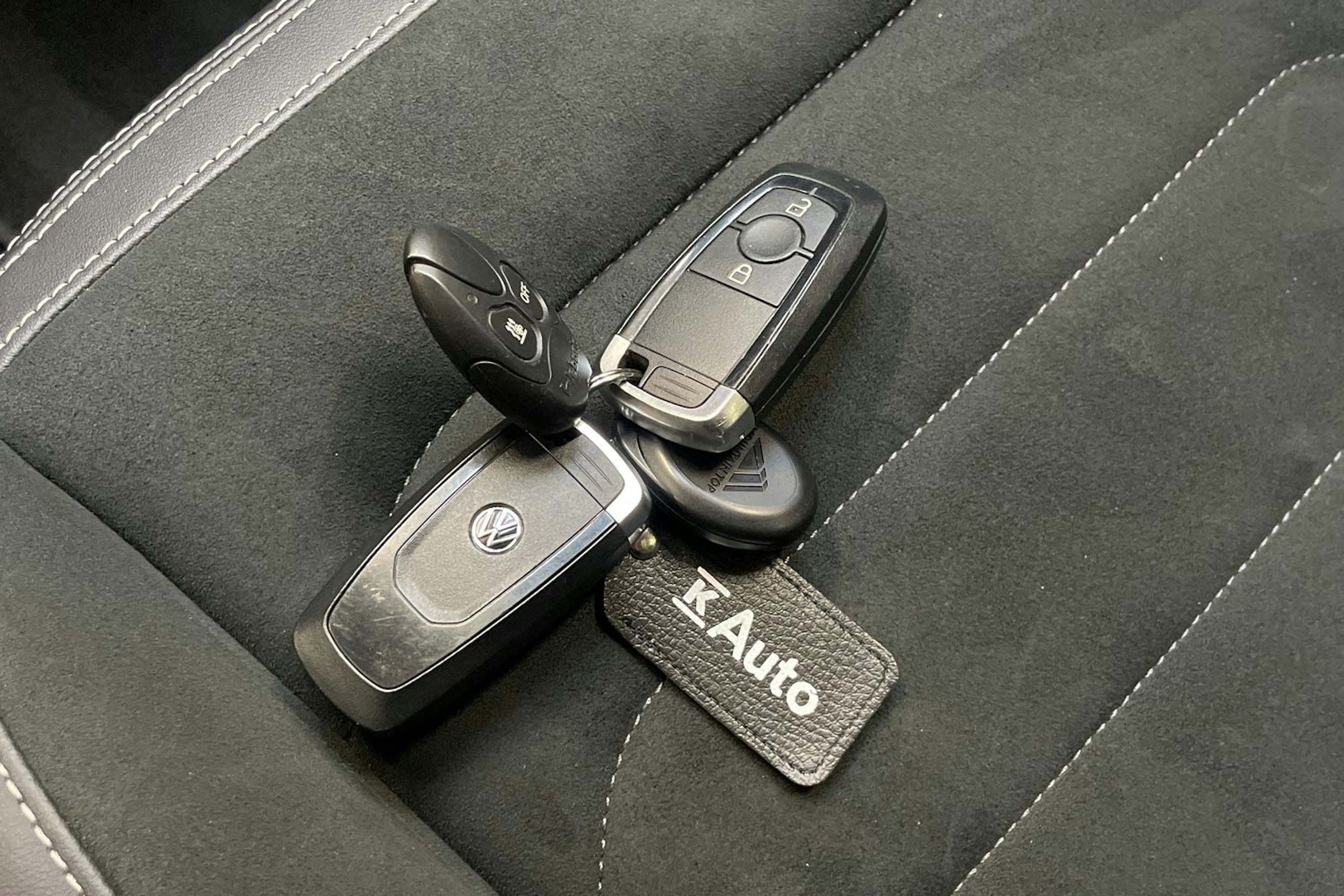 punainen Volkswagen Amarok 2023 kuva 30.