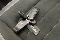 punainen Volkswagen Amarok 2023 kuva 30.