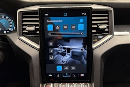 musta Volkswagen Amarok 2023 kuva 22.