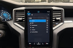 musta Volkswagen Amarok 2023 kuva 25.