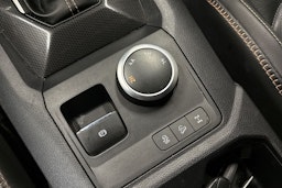 musta Volkswagen Amarok 2023 kuva 26.