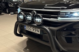 musta Volkswagen Amarok 2023 kuva 29.