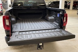 musta Volkswagen Amarok 2024 kuva 13.