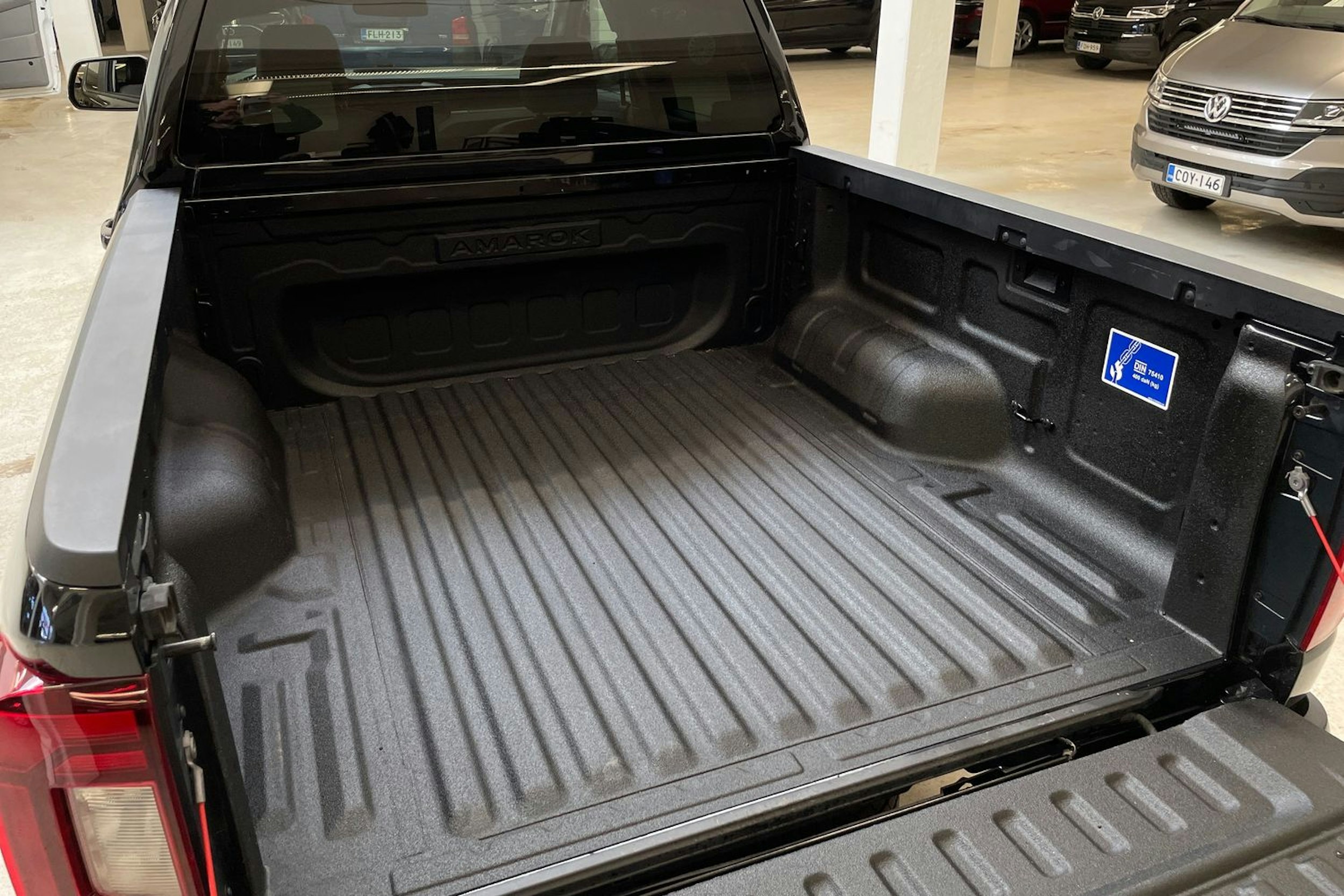 musta Volkswagen Amarok 2024 kuva 15.